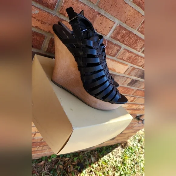 Mossimo Wedge Sandal - Picture 1 of 8